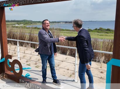 Duinbalkons met oplaadpunten geopend op de Brouwersdam