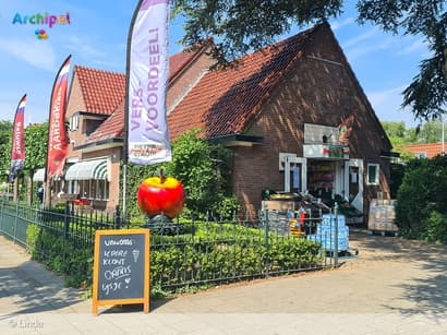 Feestelijke traktatie bij Dirkslandse groentenwinkel