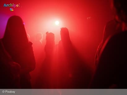 Waarom de politie de illegale raveparty in Den Bommel liet doorgaan