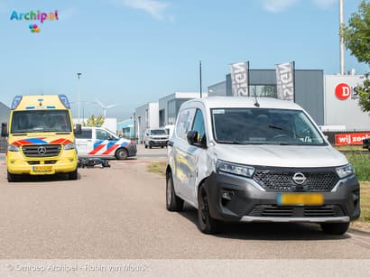 Botsing tussen busje en brommer