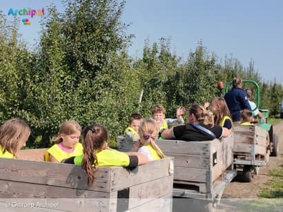 Jong Leren Eten op de boerderij en in de boomgaard