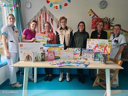 Speeltuin De Flipjes haalt 2.000 euro op voor kinderafdeling ziekenhuis