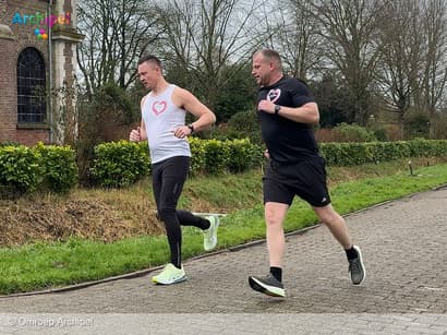 Broer en vriend lopen Rotterdam Marathon na tragisch verlies