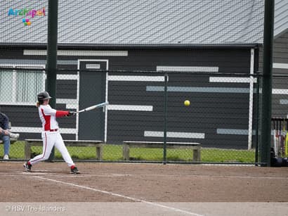 Knappe comeback softbalsters