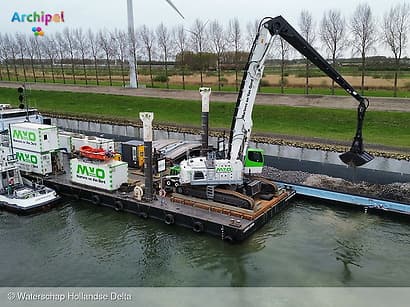 400.000 kilo stenen voor stevige dijken onder water
