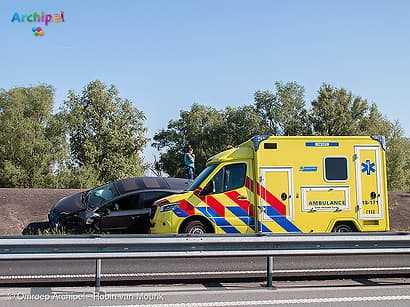 Aanrijding met twee voertuigen op de N59