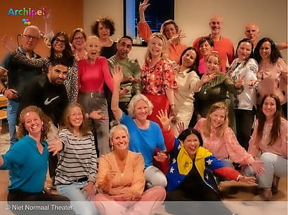 Theater Niet Normaal! brengt 10 culturen samen op het podium