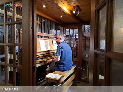 Beiaardier Hans van Heemst opent carillonreeks in Goedereede