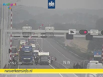 Storing Haringvlietbrug, in beide richtingen afgesloten