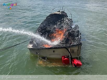 Brandweer rukt uit voor scheepsbrand op de Krammer