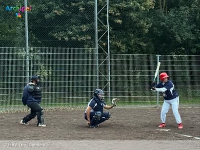Sterke start levert softbalsters ruime zege op Neptunus 3