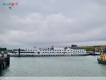 AD: Bewoner asielboot Stellendam overgeplaatst na incident