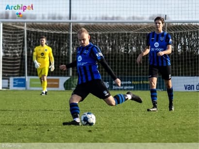 Hattrick Hoogmoed leidt De Jonge Spartaan naar overtuigende overwinning