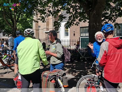 De luchtfietsers op herdenkingstocht over Goeree-Overflakkee