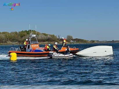 Kind uit omgeslagen boot gered op de Grevelingen