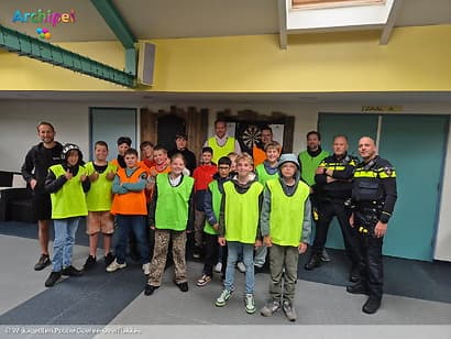 Kinderen proberen te ontsnappen aan politie in Stellendam