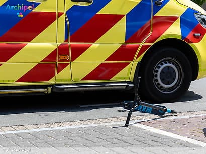 Stepper raakt gewond bij botsing met auto