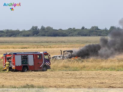 Tractor volledig uitgebrand bij Slikken van Flakkee