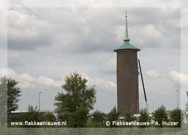 Zenders op watertoren vervangen