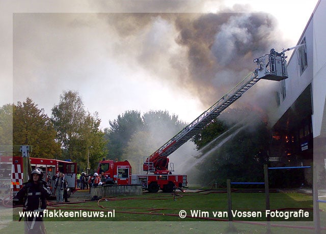 Grote brand op terrein Hernesseroord