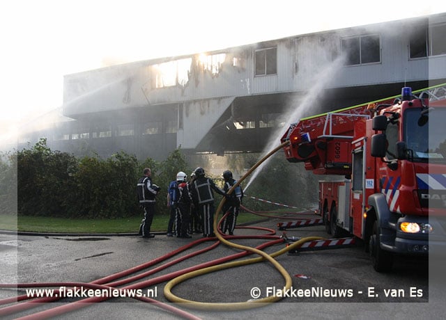 Grote brand op terrein Hernesseroord