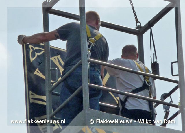 Kerktoren Nieuwe-Tonge weer bij de tijd