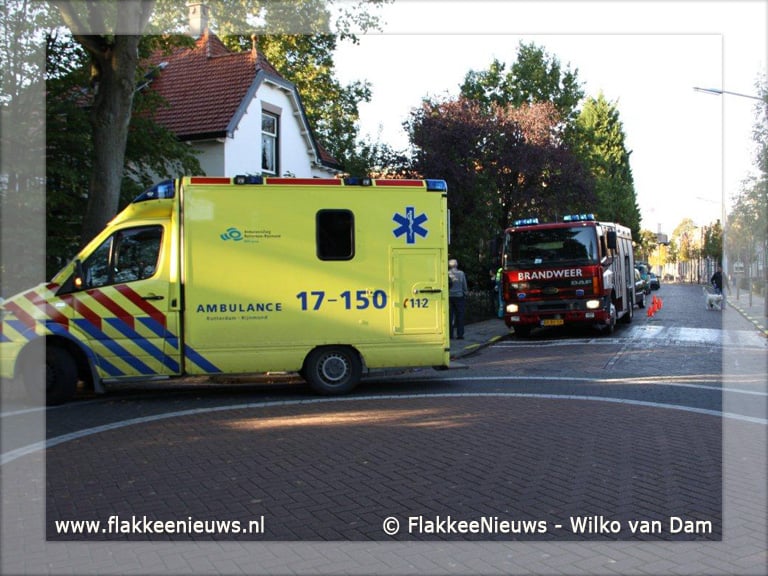 Vrouw lichtgewond na vlam in de pan
