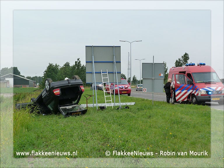 Auto te water Zuidelijke Randweg Middelharnis