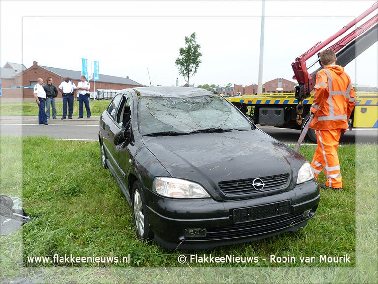 Auto te water Zuidelijke Randweg Middelharnis