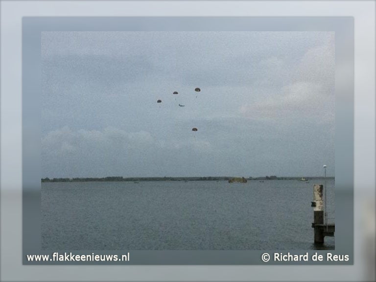 Laagvliegende vliegtuigen gespot boven Flakkee