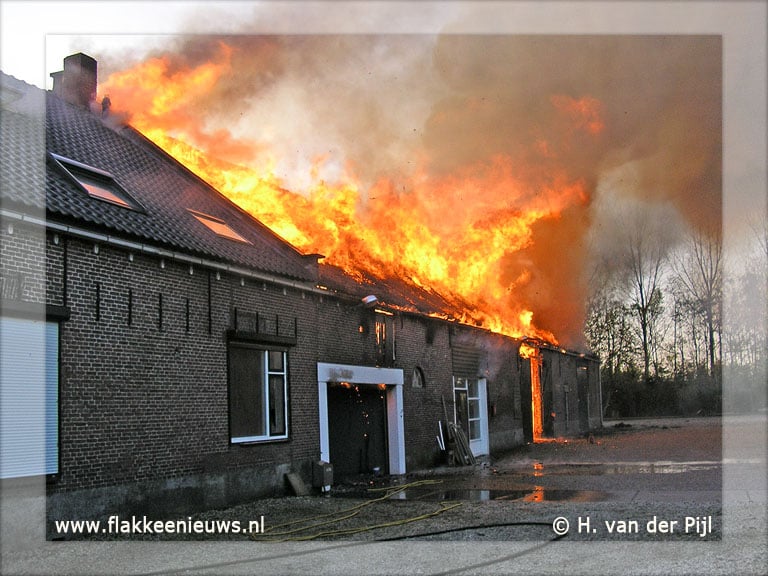Grote brand in Achthuizen verwoest schuur