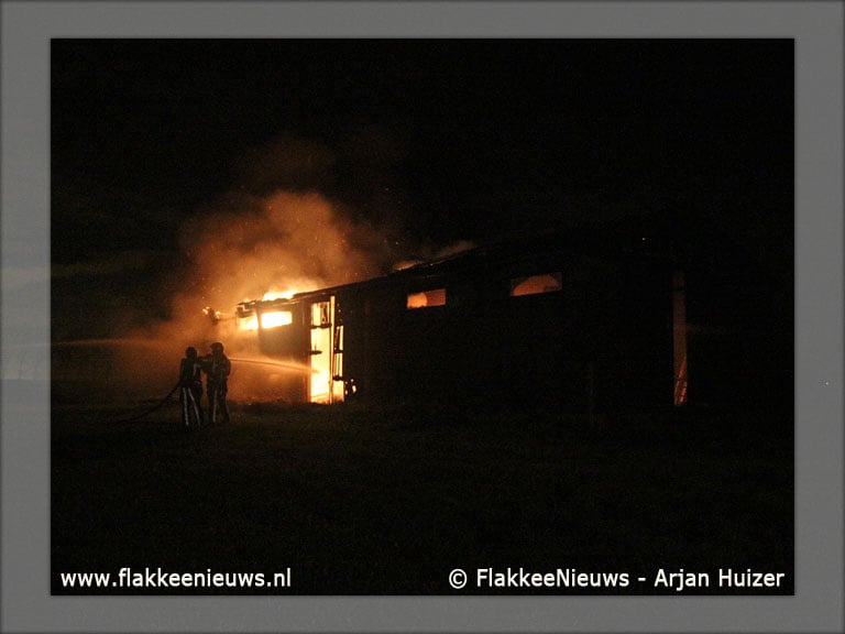 Schuur afgebrand in polder Sommelsdijk