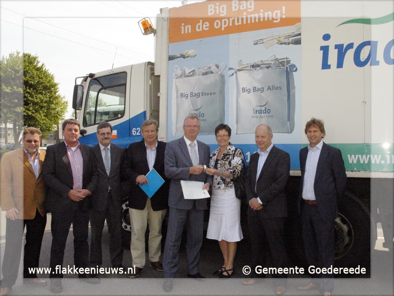 Vuilnisauto's voor zustergemeente Goedereede