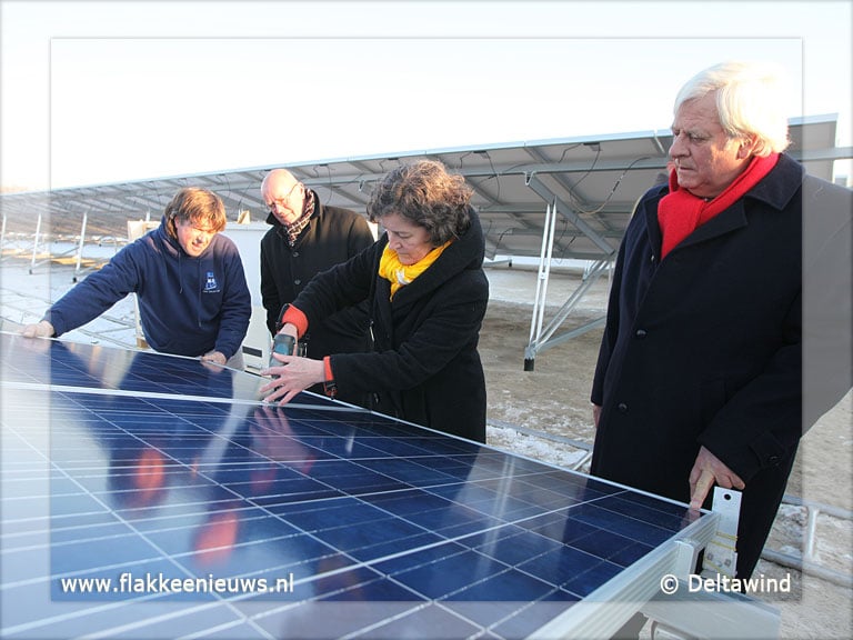 Zonnepark Ouddorp aan Zee is in aanbouw
