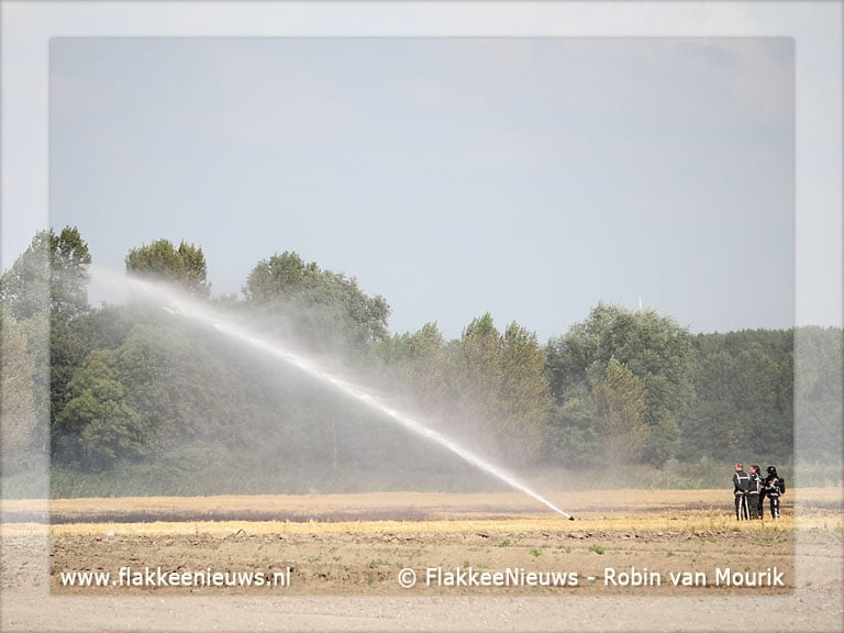 Brand op het land bij Nieuwe-Tonge
