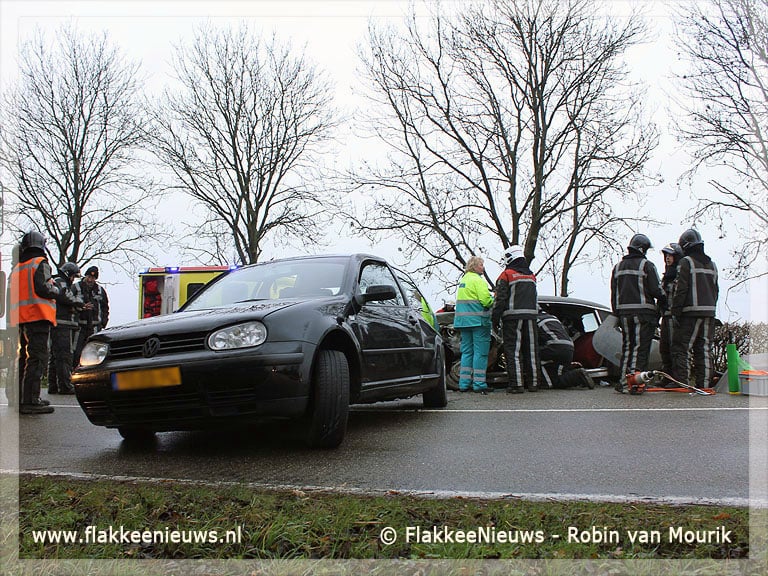 Twee gewonden bij aanrijding Langeweg Ooltgensplaat