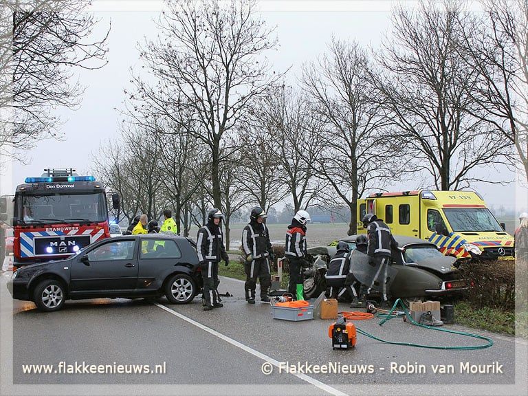 Twee gewonden bij aanrijding Langeweg Ooltgensplaat