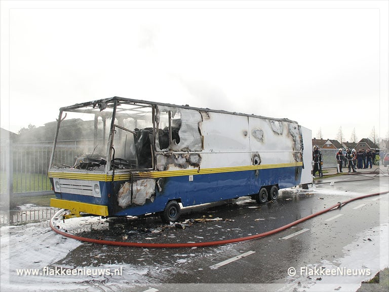 Frietwagen in Oude-Tonge uitgebrand