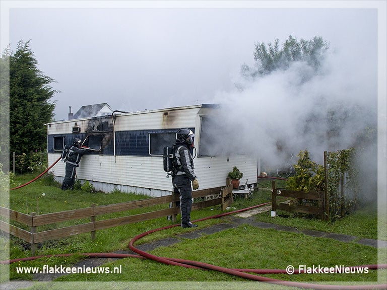 Stacaravan uitgebrand in Oude-Tonge