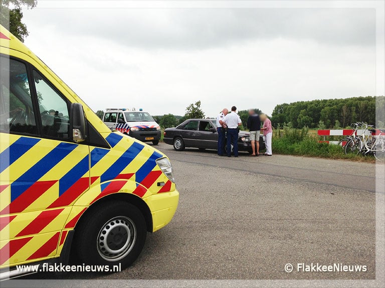 Fietser gewond na aanrijding bij Battenoord