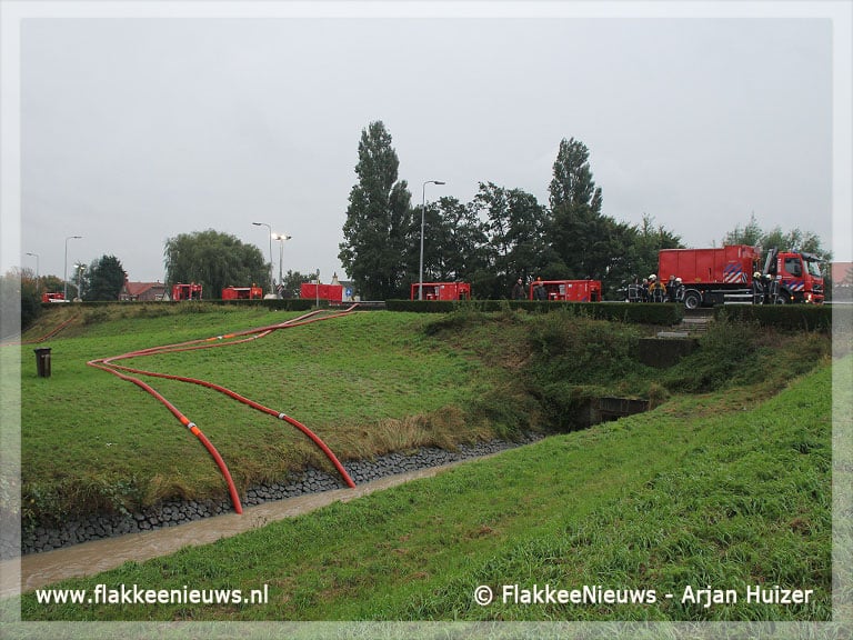 Pompen spektakel bij Stellendam en hinder N215