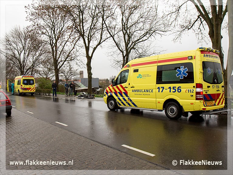 Twee gewonden bij aanrijding Sommelsdijk