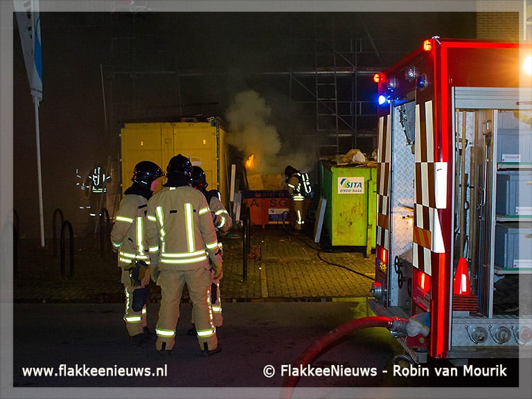 Containerbrand en schaap in de sloot