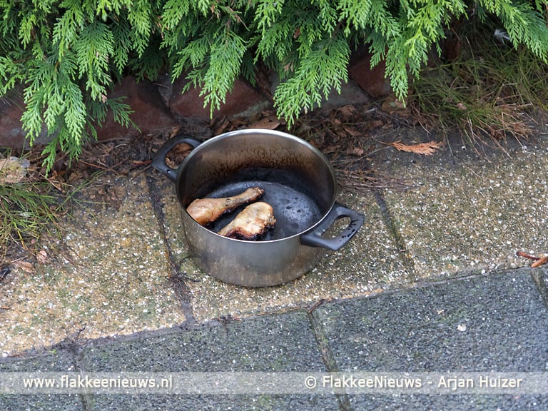 Kindje gered uit huis Middelharnis