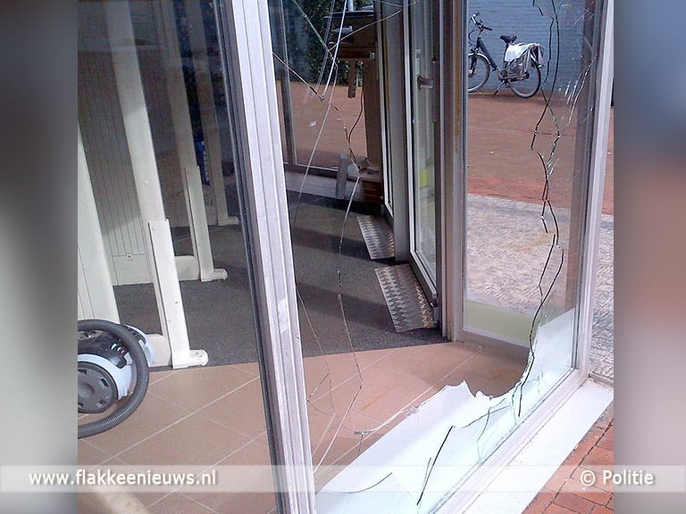 Goederen gestolen uit winkel Stellendam