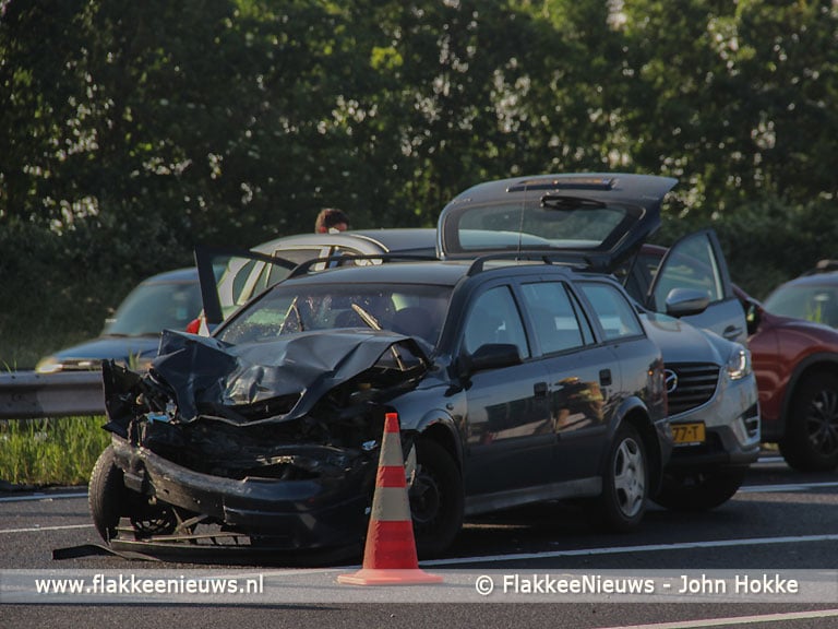 Drie auto's betrokken bij ongeval A29