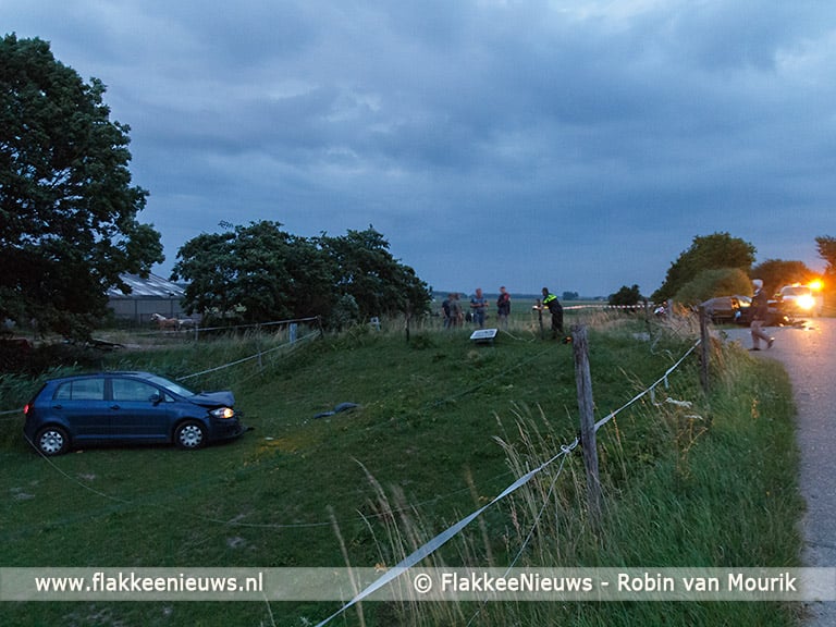 Frontale botsing in polder Sommelsdijk