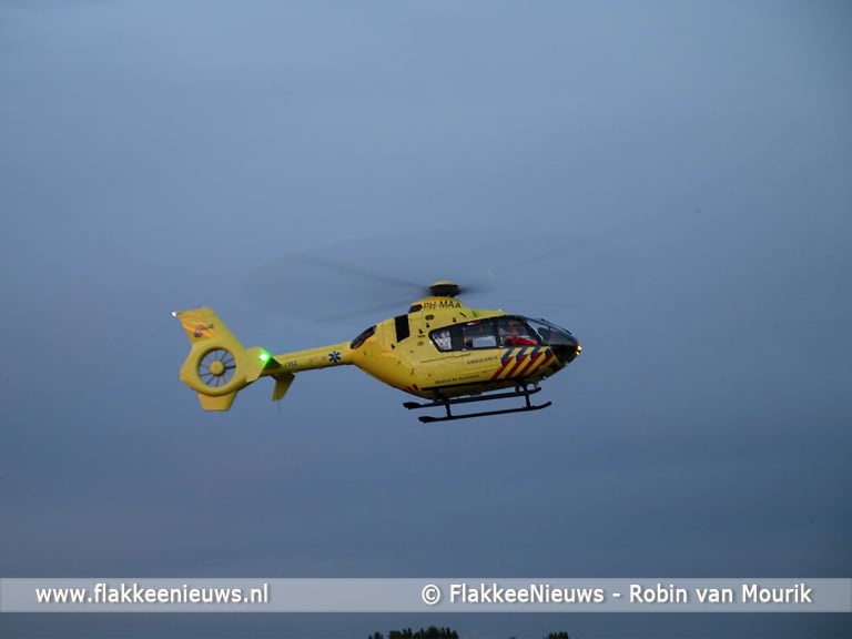 Zwaar gewonde bij aanrijding tegen boom
