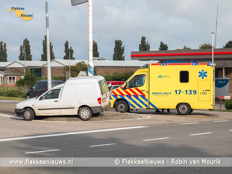 Twee voertuigen op elkaar bij Nieuwe-Tonge