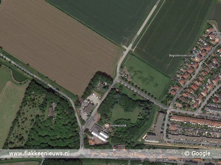 Omstanders halen man uit de sloot